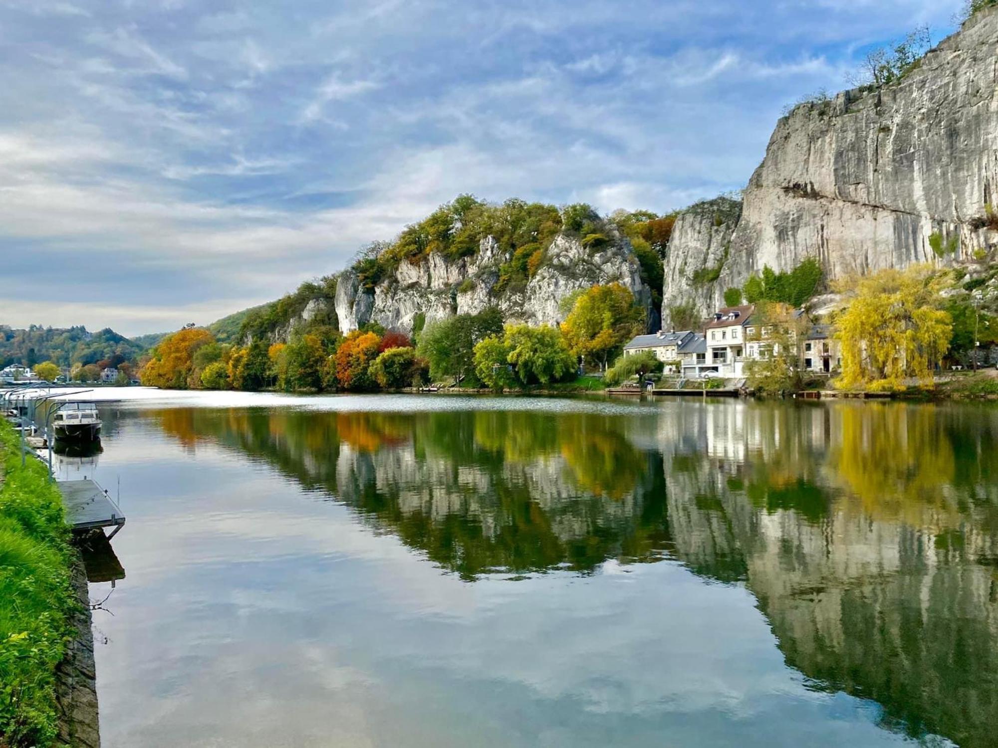 Villa Pieds Dans L'Eau Private Wellness Bordure De Meuse à Lustin Extérieur photo